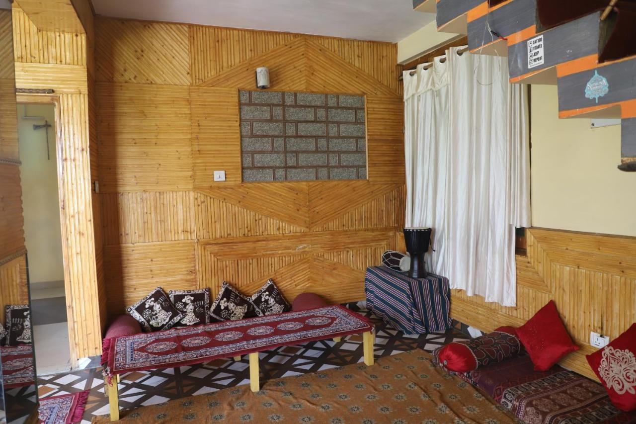 Indian Backpackers Hostel มะนาลี ภายนอก รูปภาพ