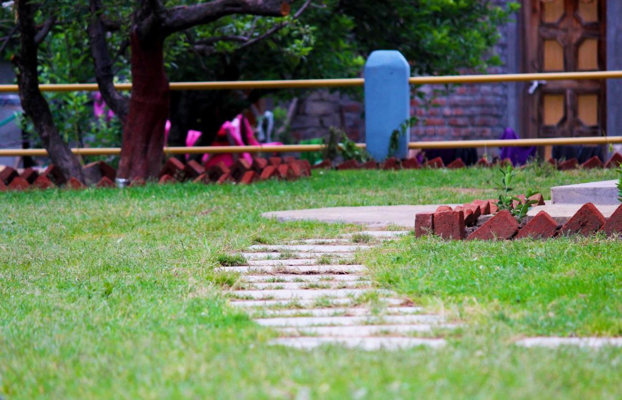 Indian Backpackers Hostel มะนาลี ภายนอก รูปภาพ