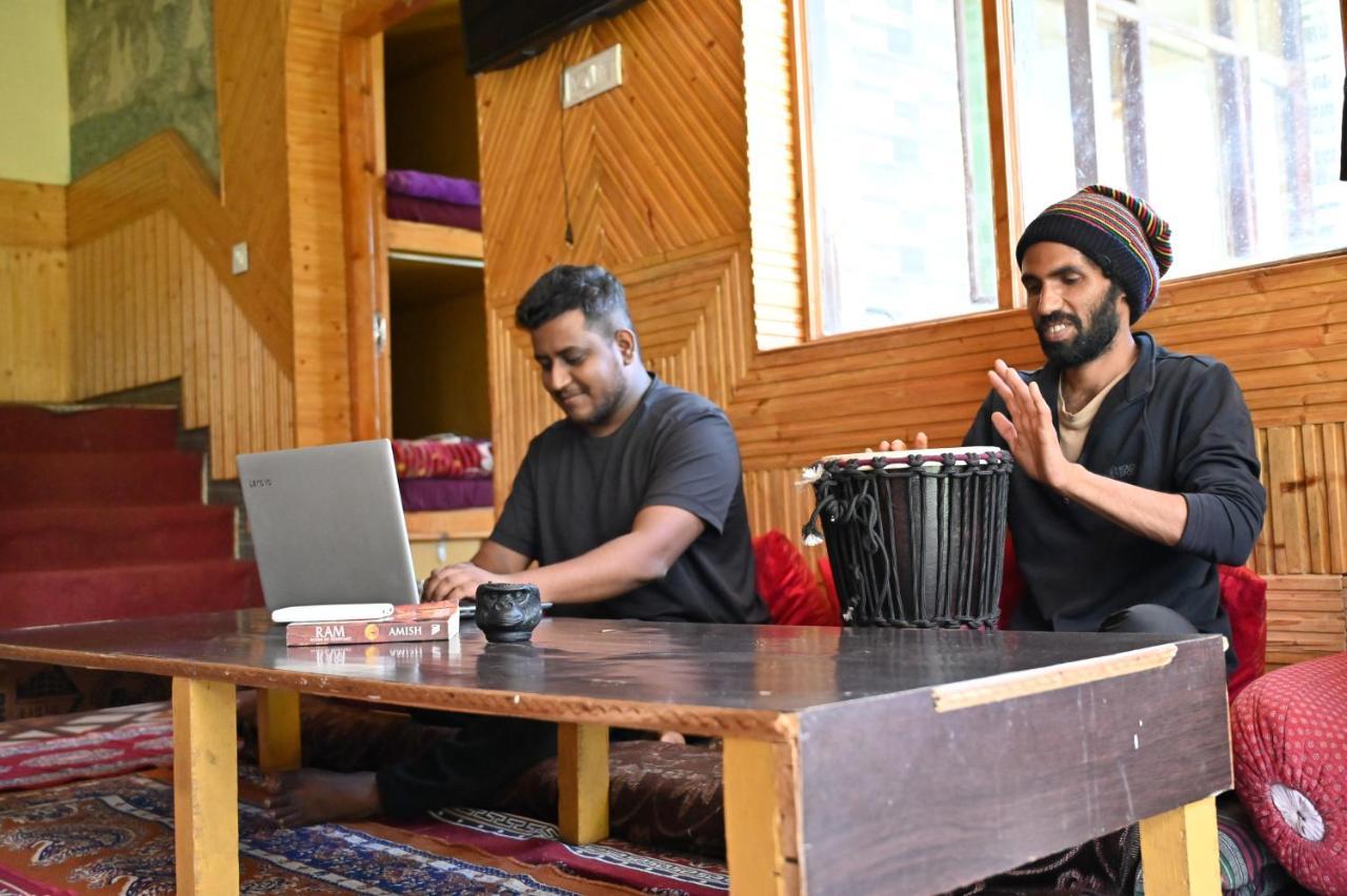 Indian Backpackers Hostel มะนาลี ภายนอก รูปภาพ